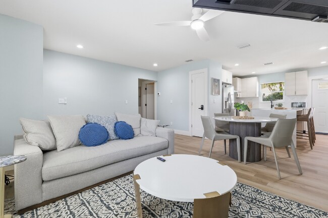 Building Photo - 2751 Sydelle St