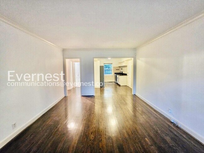 Foto del edificio - 2 Bed/1 Bath Condo with Modern Amenities / Available Now!