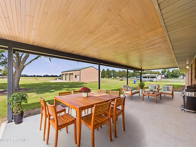 Building Photo - 905 Braquet Rd