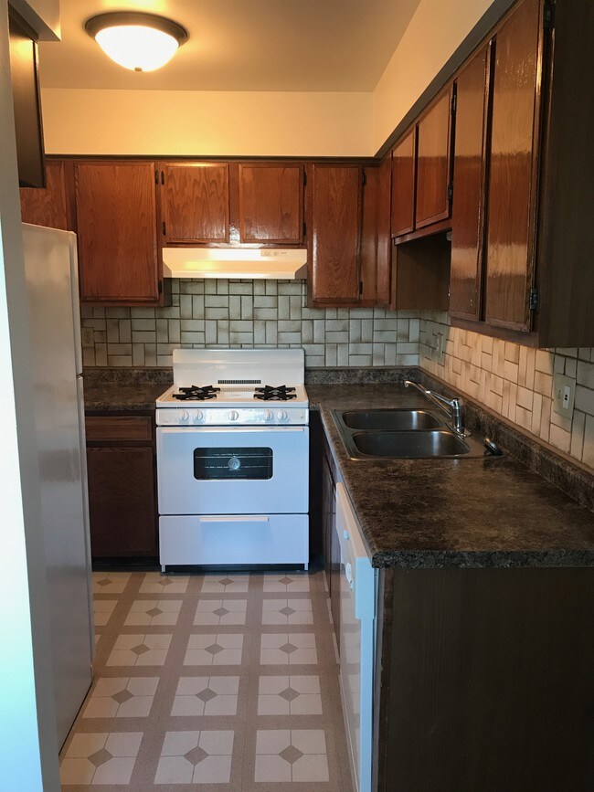 Building Photo - 8145 Mt Ct