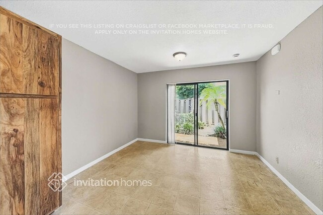 Foto del edificio - 381 Wildwood Ln E