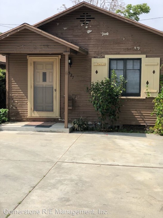 Primary Photo - 3527-3527 E Del Mar Blvd
