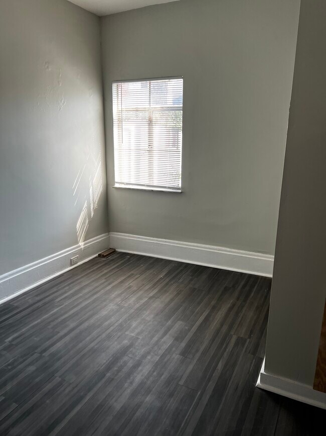 Building Photo - 125 42nd St
