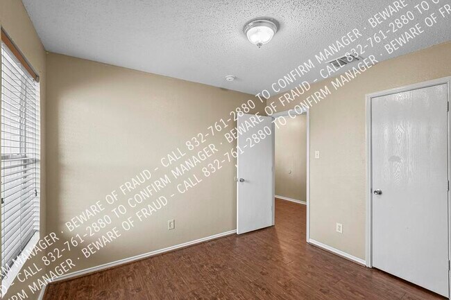 Building Photo - Corner Lot 4/2 Home Nestled in Wisdom Terrace