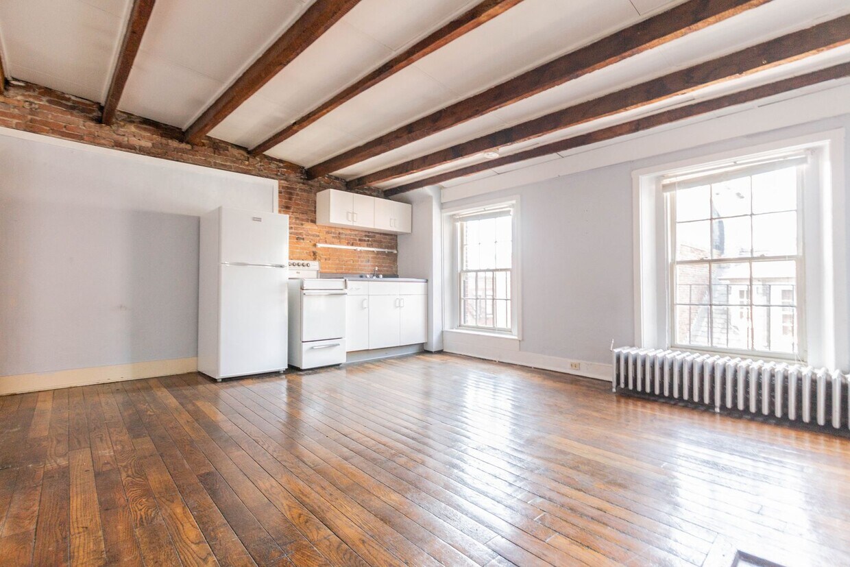 Building Photo - BEACON HILL STUDIO $2250 SEPTEMBER 1ST MOV...