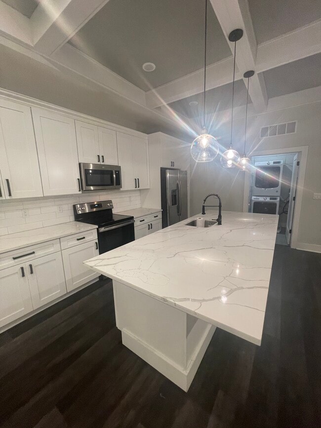 Photo - 5830 HENRY Ave Apartment