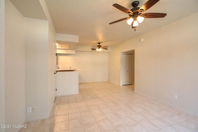Building Photo - 7920 E Colette Cir