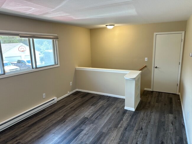 Building Photo - 1114 University Dr N