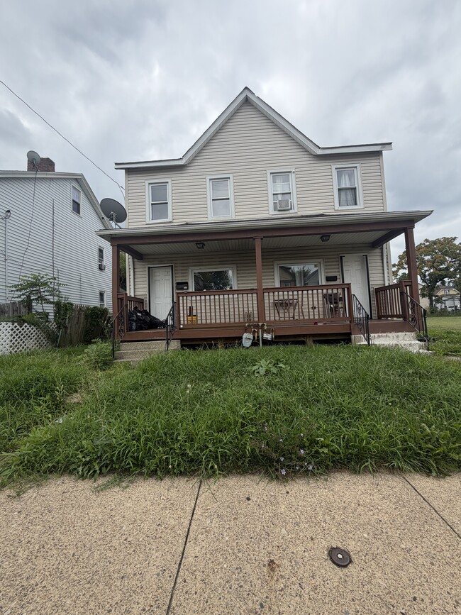 Building Photo - 1529 4th Ave