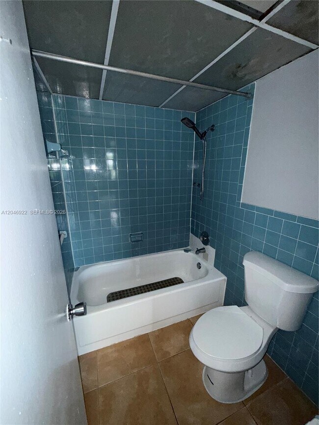 Foto del edificio - 6960 Miami Gardens Dr