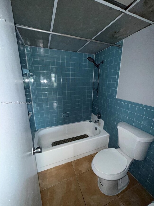 Building Photo - 6960 Miami Gardens Dr