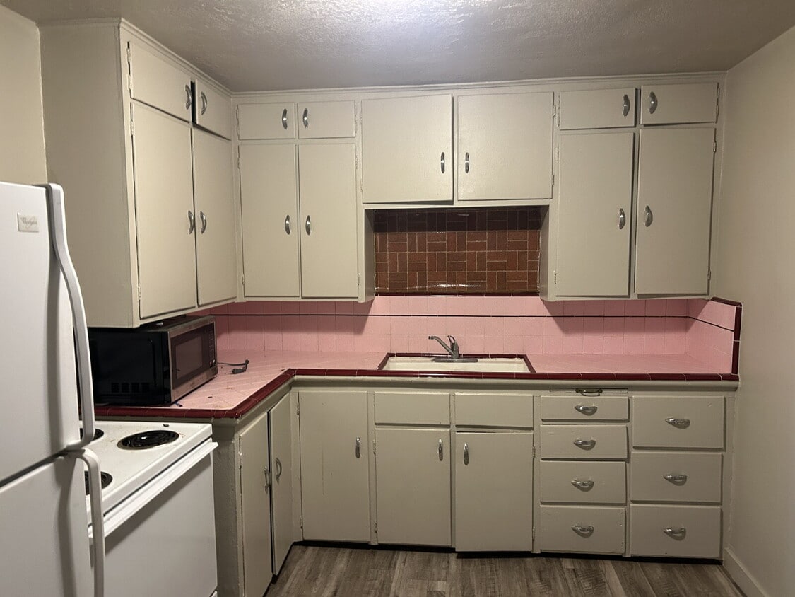 Building Photo - "Charming 1-Bedroom Gem in the Heart of Ogden