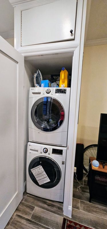 Foto principal - 317 E 83rd St