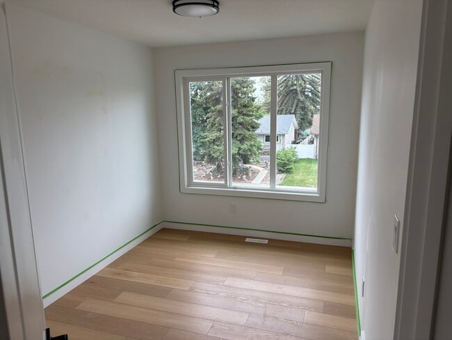 Building Photo - 8903 Upper