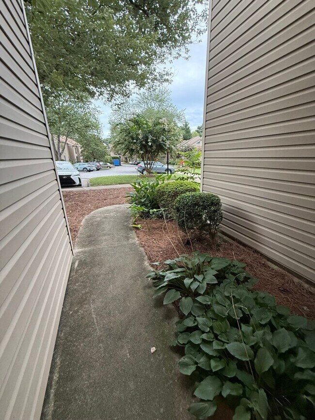 Foto del edificio - Charming 3BR Townhome in Greensboro