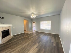 Building Photo - 1011 Sunflower St
