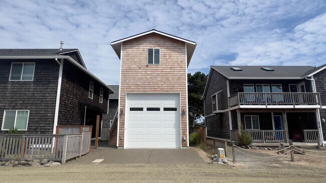 Building Photo - 1707 N Franklin St