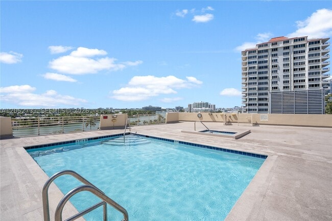 Building Photo - 6362 Collins Ave