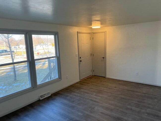 Building Photo - 3009 Glendale Ave