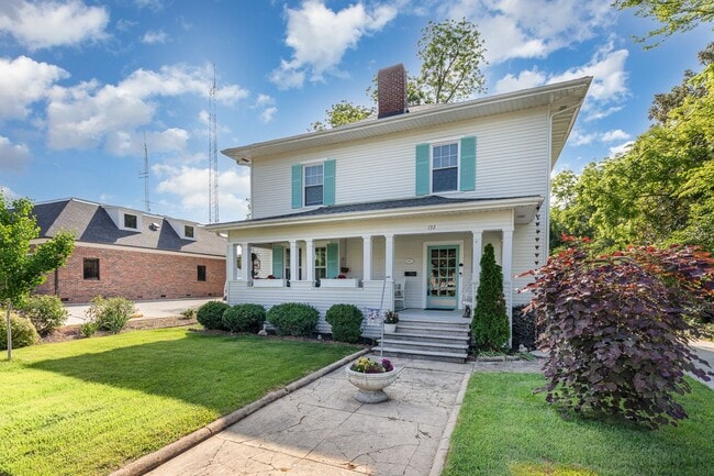 Building Photo - Exclusively Offered by Muse Realty Rentals...
