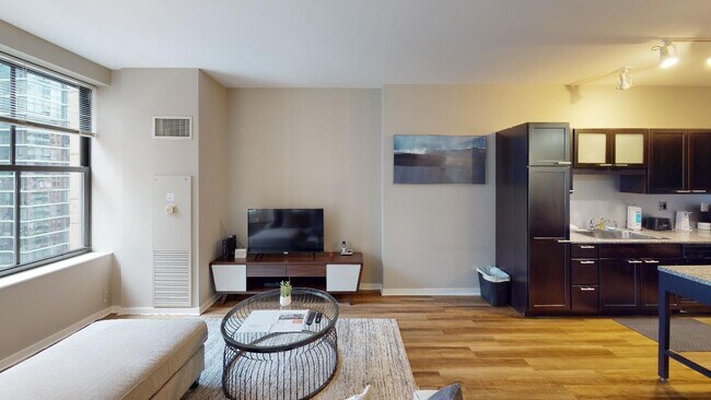 Building Photo - 8 E Randolph