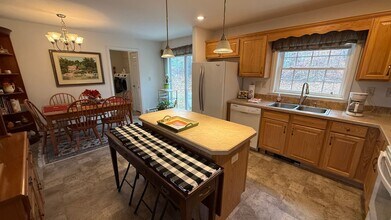 Building Photo - 46 York Woods Rd