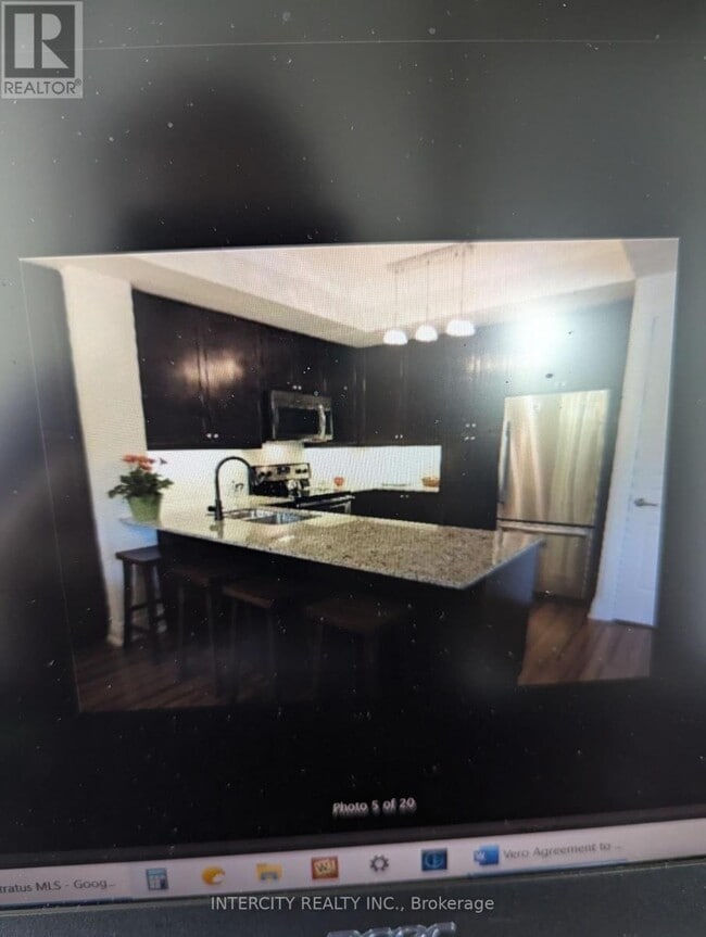 Photo du bâtiment - 8302-8302 Islington Ave