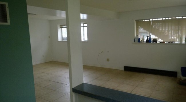 Foto del edificio - 6222 B  4th Ave NW