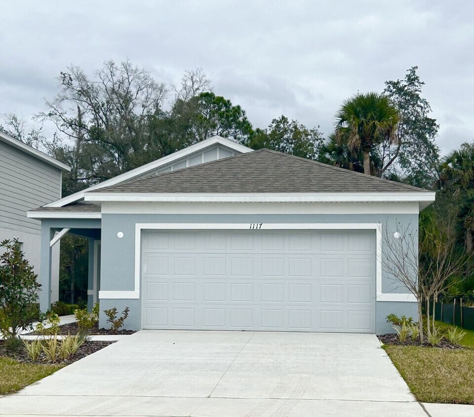 Primary Photo - **Brand New** Beautiful 4/2 Modern Home wi...