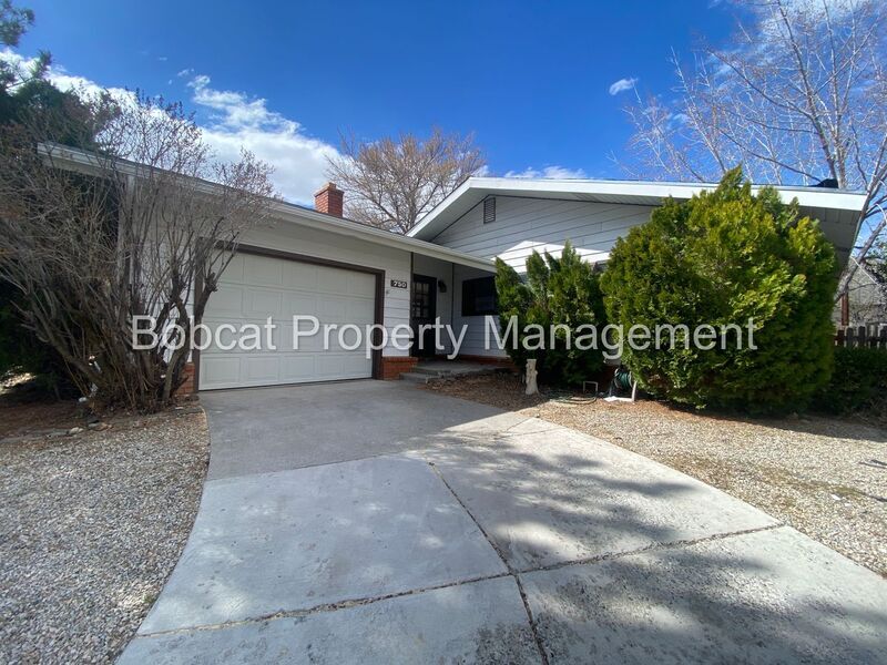 Primary Photo - 750 Crain St