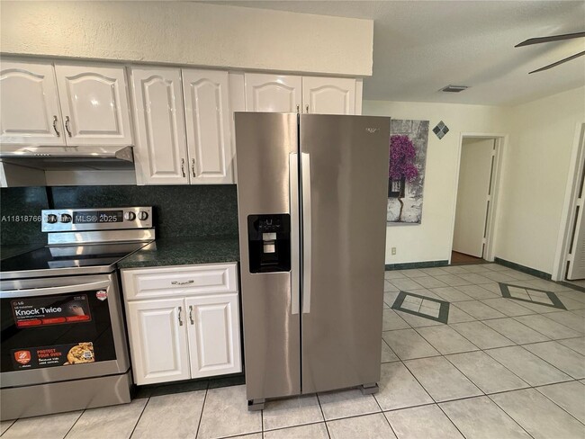 Photo - 1721 NE 48th Ct House