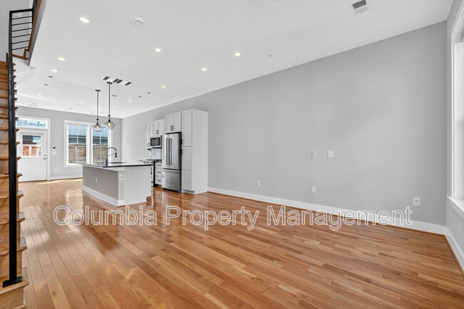 Building Photo - 638 Newton Pl NW