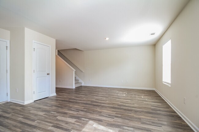 Foto del edificio - 246 Wadsworth Rd