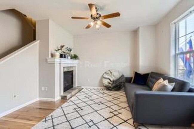 Photo - 2241 Valentia St House