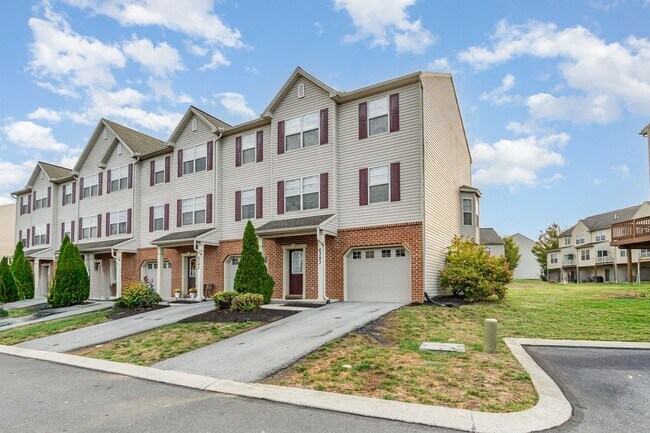 Building Photo - 6383 Creekbend Dr