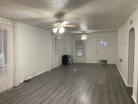 Foto del edificio - 327 E 16th St