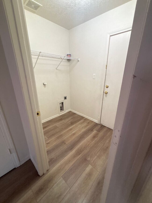 Foto del edificio - Rental home Near North Hills