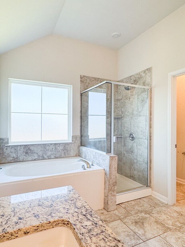 Building Photo - Perfect home in a perfect location!