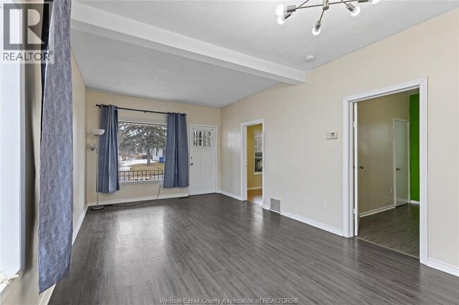 Building Photo - 3168 Wyandotte St W