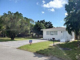 Building Photo - 440 NW 140th St