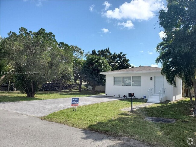 Building Photo - 440 NW 140th St