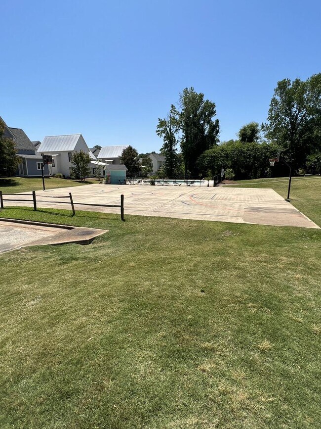 Building Photo - Deerfield II Condominiums Unit 429-01