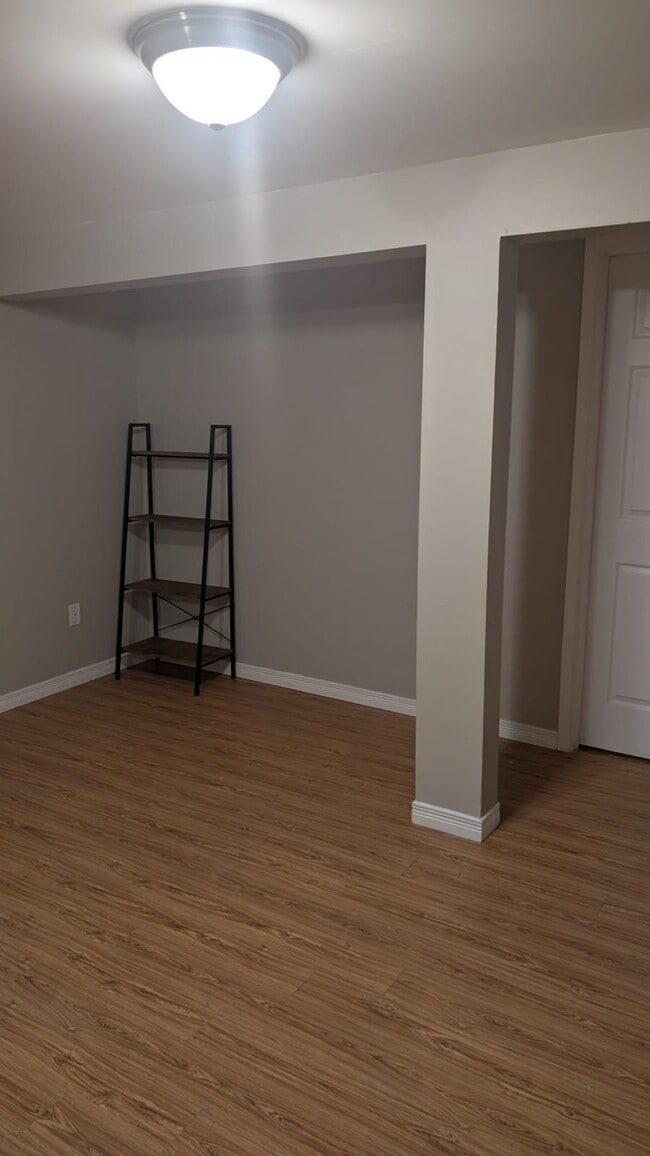 Building Photo - 619 Willow Rd