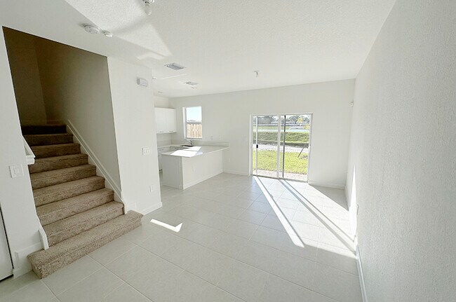 Foto del edificio - 12432 NW 23rd Ct