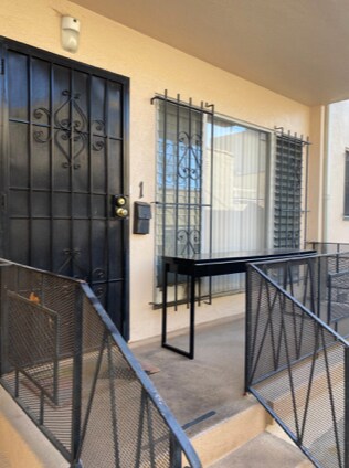 Foto del edificio - 1435 S Hayworth Ave