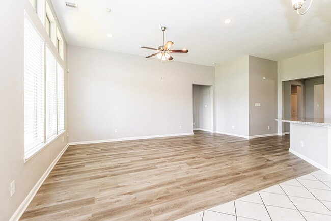 Foto del edificio - 16438 Williamstown Dr