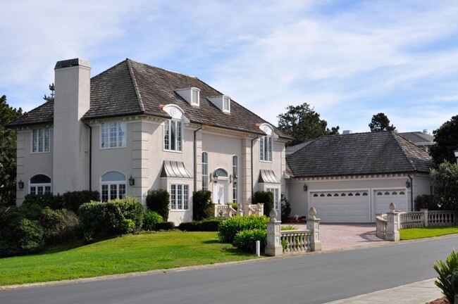 Foto del edificio - 198 Cypress Point Rd
