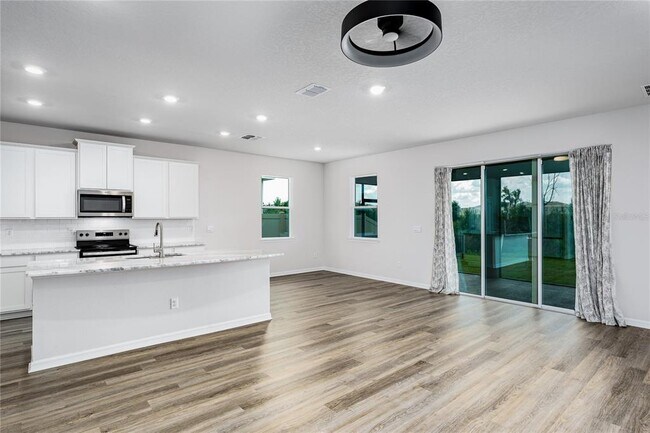 Building Photo - 10622 Eustis Dr