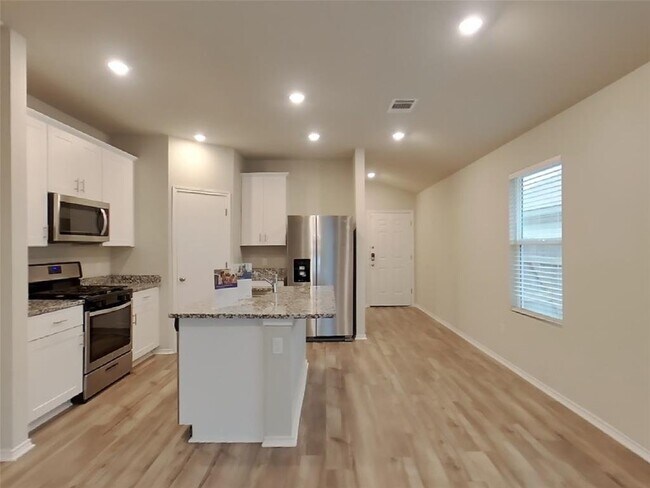 Building Photo - 5209 Sidesaddle Dr