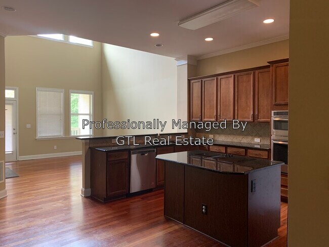 Building Photo - 1126 Parktown Dr SW